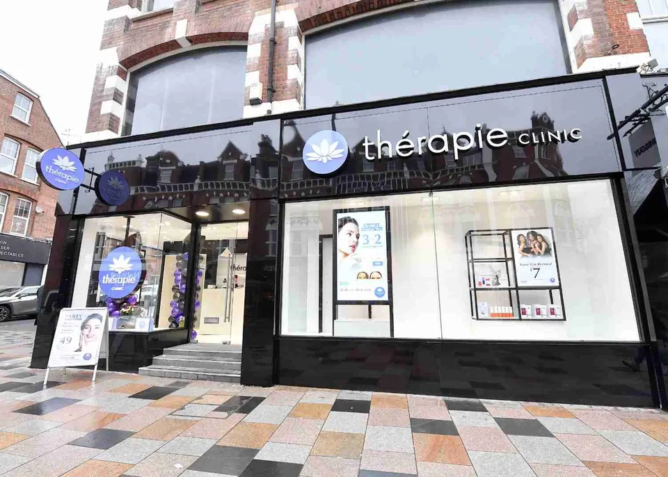 Thérapie Clinic Clapham Junction shopfront and glass entrance