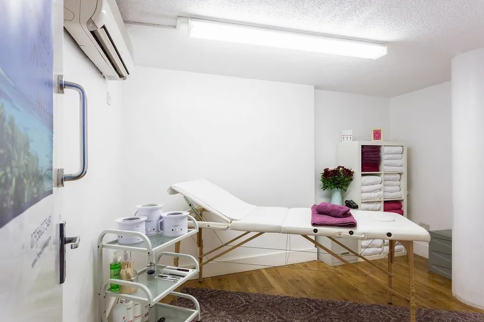 Treatment couch and waxing equipment at The Wax Expert in Parsons Green